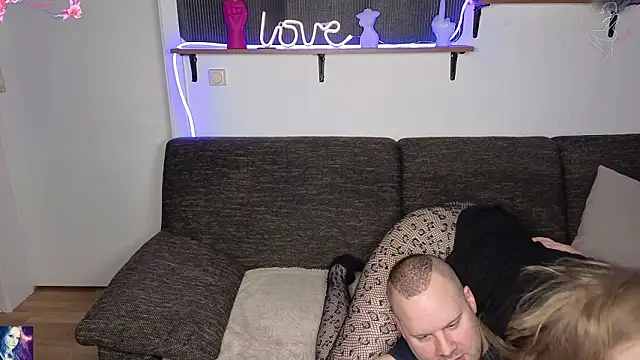 Chatroom XXX en direct de Milla4you_