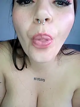 Chat +18 de Luna_kitty ao vivo