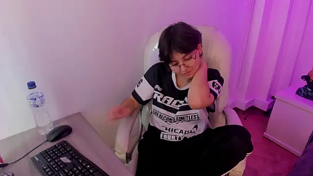 Nathaly_ds Adlı Modelin Canlı XXX Sohbeti