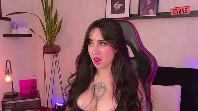 Živý XXX chat EmmyEvans1