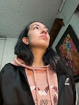 Chat +18 de SALOME_KORLAND ao vivo