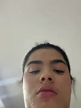 Kaily_Sweet16 élő XXX-chatje