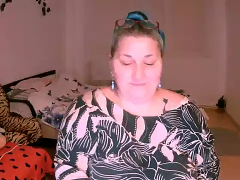 BlondyBigBoobs: онлайн-секс-чат