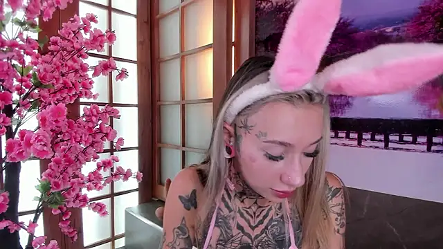 Chat +18 de miss___angel ao vivo