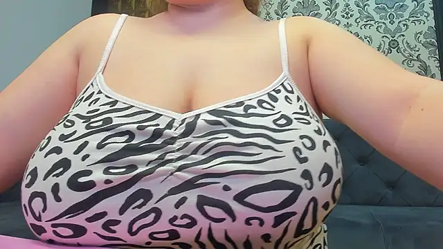 LissaBigTittsのウェブカメラショー