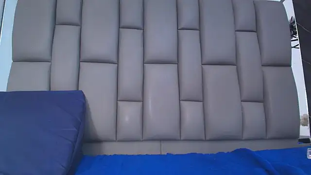 kissme_luna élő XXX-chatje