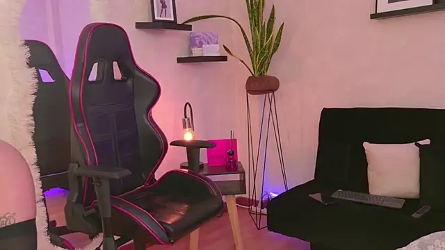 EmmyEvans1 Live XXX Chat