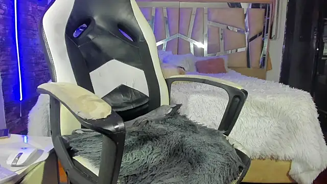 Chatroom XXX en direct de BombonRose1