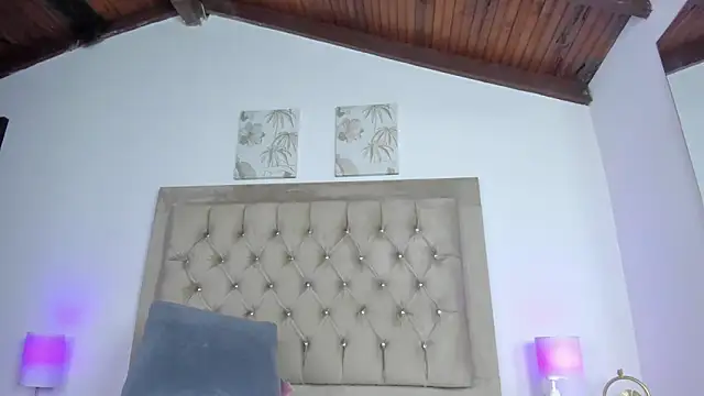 แชท XXX สดของ KristalFoxx