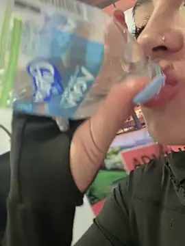 Chat XXX en directo de LIZ-06_