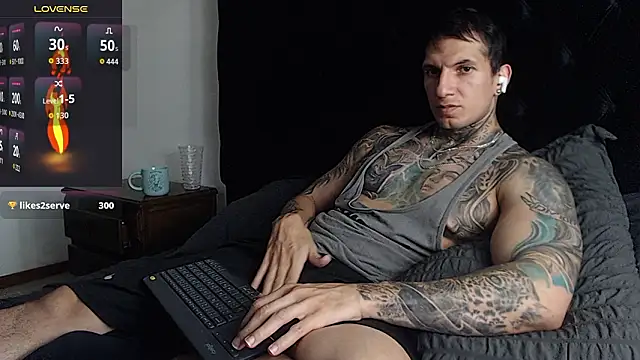 Pokazy przed kamerką – Shane_Clay