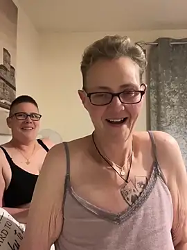 دردشة Curvy-Jinx الجنسية المباشرة