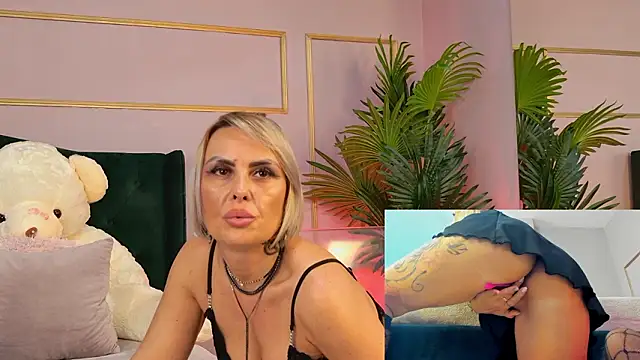 KirraWhite's Live XXX Chat