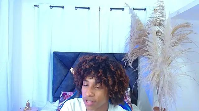 angelll18_: διαδικτυακό σόου στην κάμερα