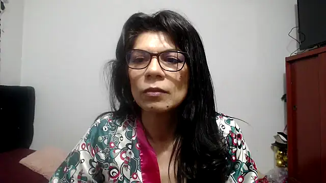 abrilsex23 Adlı Modelin Canlı XXX Sohbeti