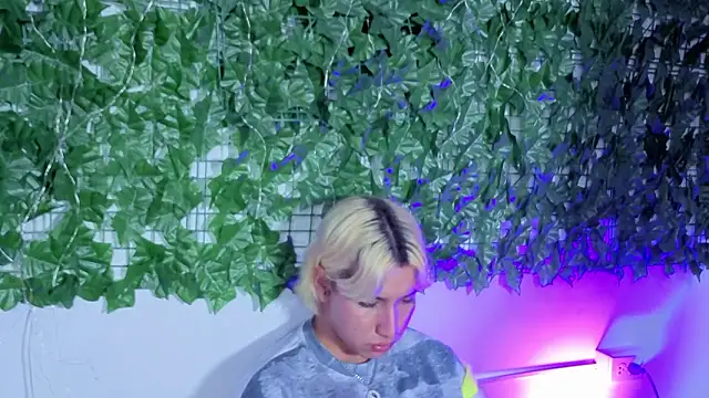 XXX chat uživo modela AngelFlexxx