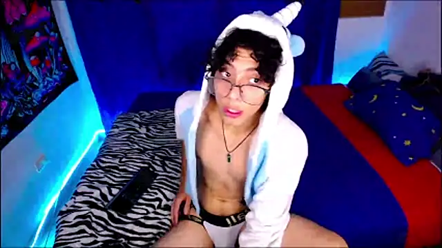 XXX chat uživo modela Thedoll_ethan7