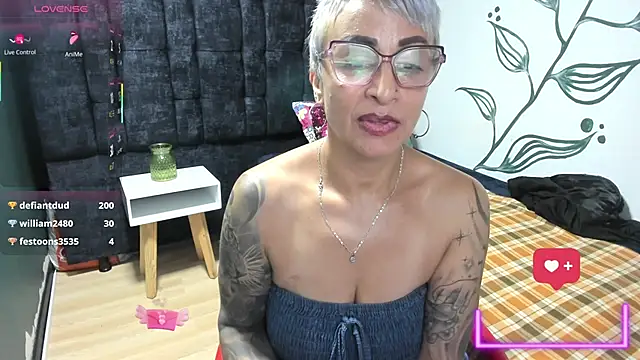 Charlotte__Gray 现场XXX聊天