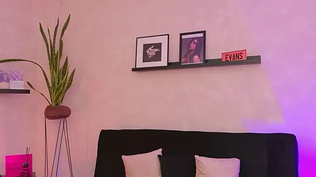 EmmyEvans1 Chat XXX in diretta