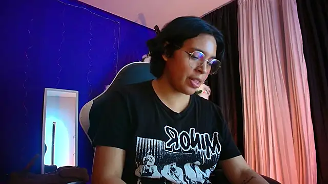 Chatroom XXX en direct de Emmapark_