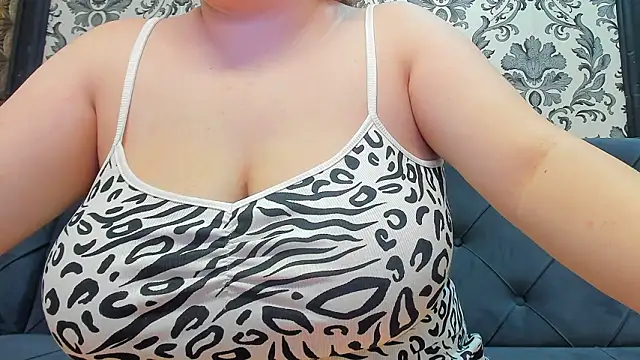 LissaBigTitts: απευθείας συνομιλία ΧΧΧ