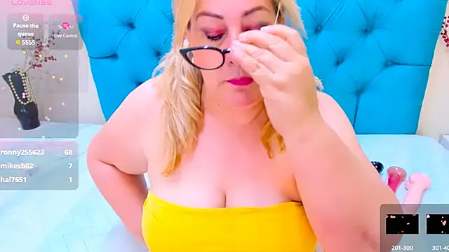 Chatroom XXX en direct de Nayla_Garner