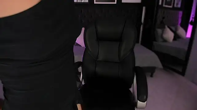 renee_shelby_'s Live XXX Chat