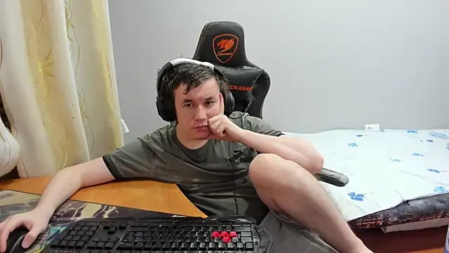 iliaskrislove's Webcam Show