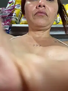 Queen_lorena 即時 XXX 聊天