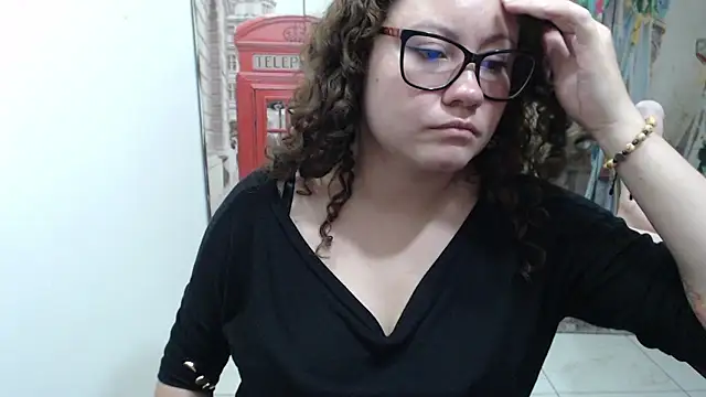 curly_greeneyed: απευθείας συνομιλία ΧΧΧ