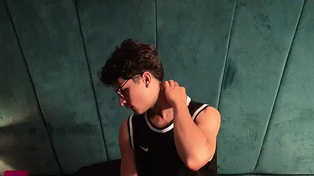 Aaron_Eze Webcam Show