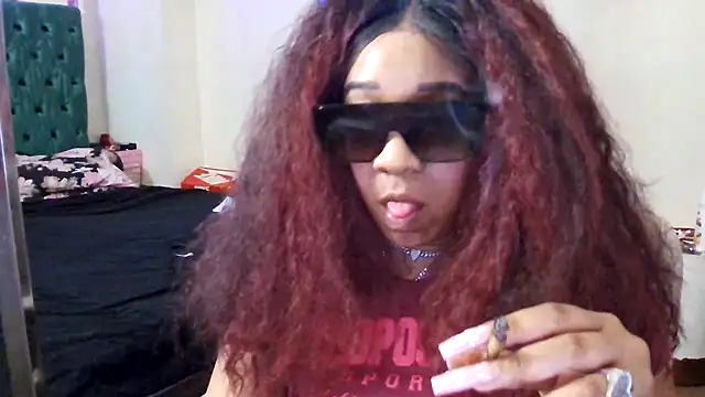 mzpretty444's Webcam Show