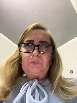 Irina2909@xh: онлайн-секс-чат