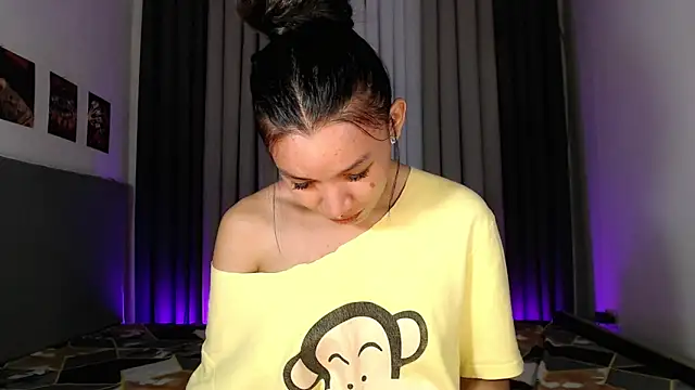 FuckDoll_Nathalie Adlı Modelin Web Kamerası Şovu