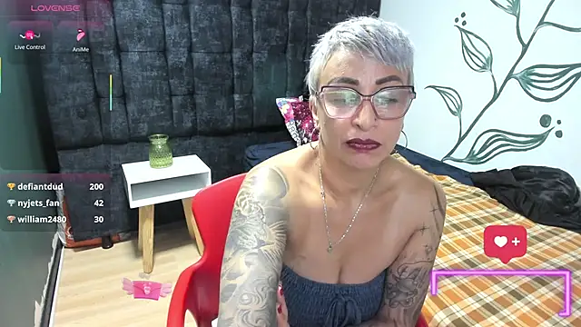 Charlotte__Gray 即時 XXX 聊天