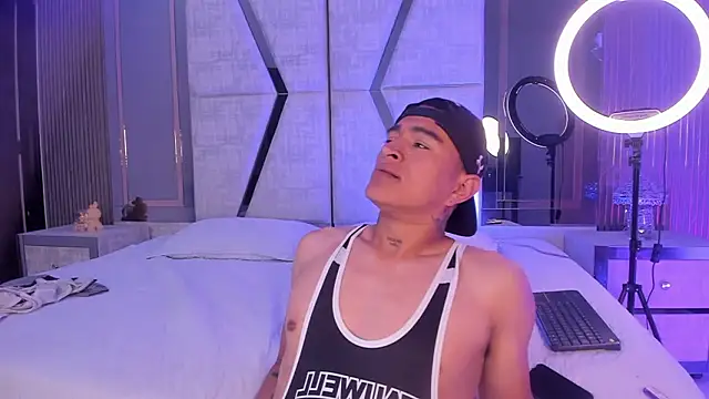 LiamDeepのライブXXXチャット