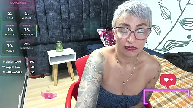 Charlotte__Gray 即時 XXX 聊天