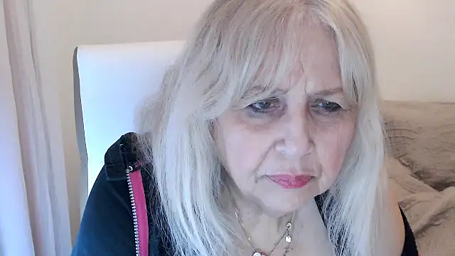 SusiLifeXXX: онлайн-секс-чат