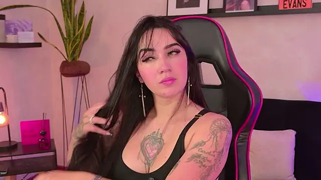 EmmyEvans1 Chat XXX in diretta