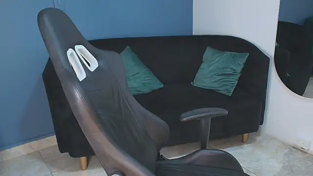 Zamira_Taylor élő XXX-chatje