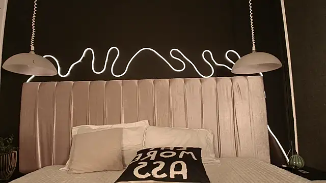 Zhally_Dee live XXX chat