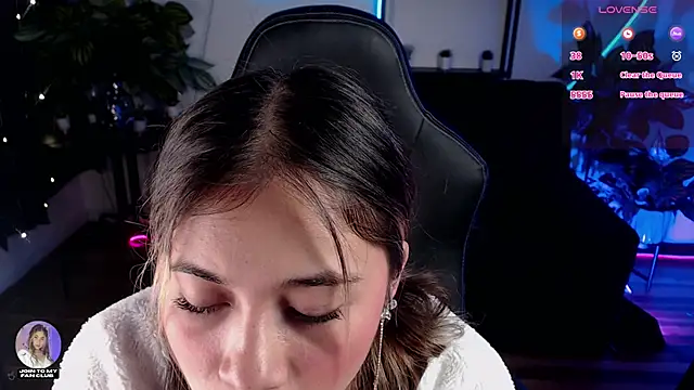 sweet_daniiela élő XXX-chatje