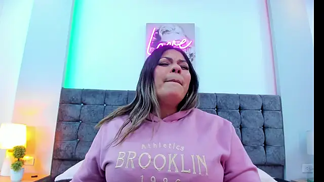 isabella_horney_ élő XXX-chatje