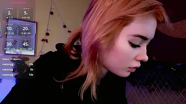 Kiara_Dream élő XXX-chatje