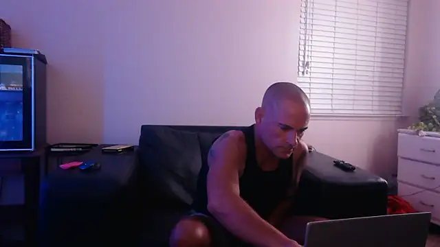 MISTERANDDEMI: διαδικτυακό σόου στην κάμερα