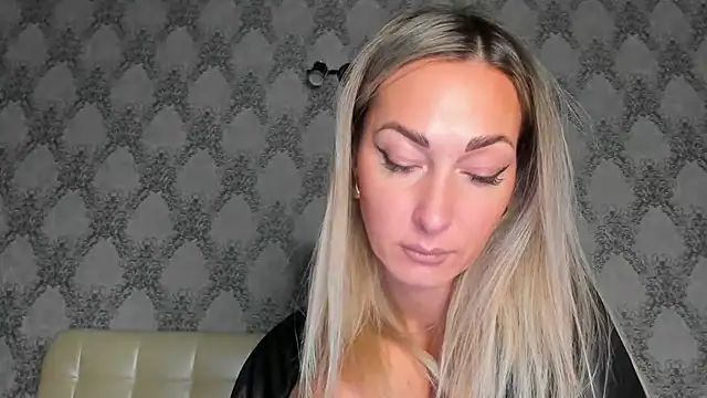 StarryHanna: онлайн-секс-чат