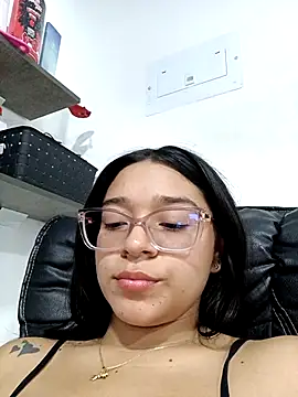 -VICKKY: онлайн-секс-чат