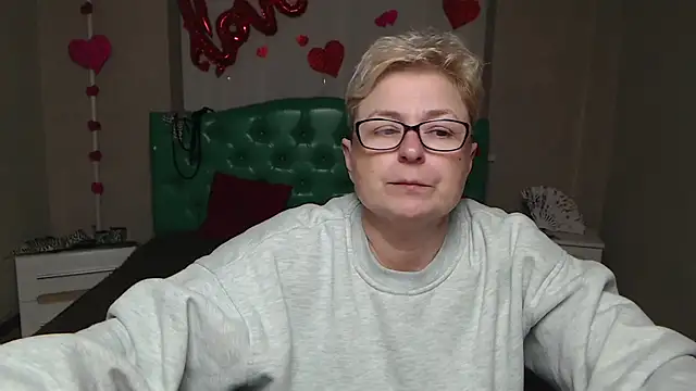 EmiliaGree élő XXX-chatje