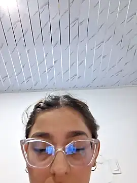 Chatroom XXX en direct de Ary-18