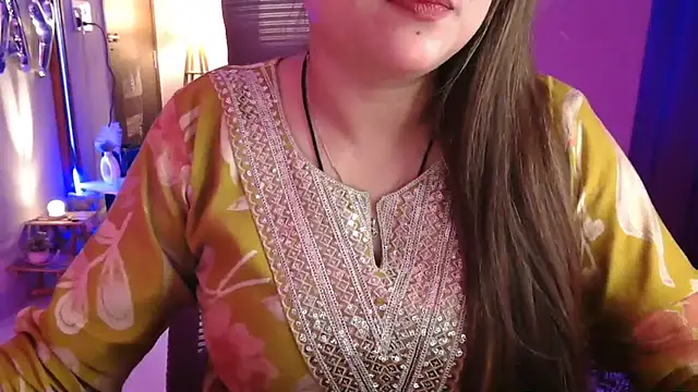 XXX chat uživo modela Mitikaa